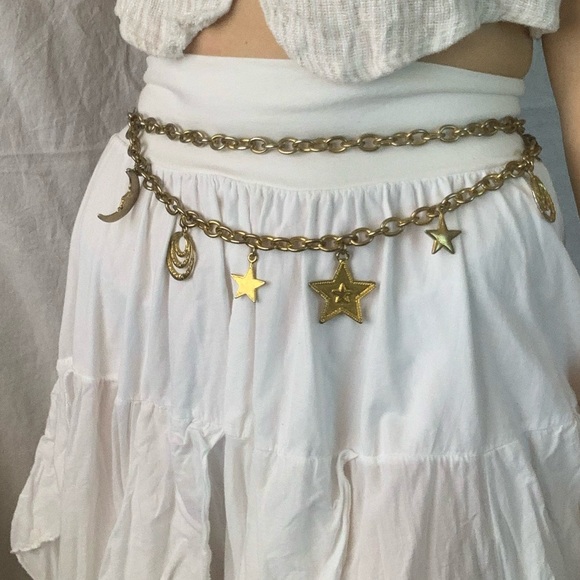 Vintage gold moon and star chain belt - Picture 4 of 7